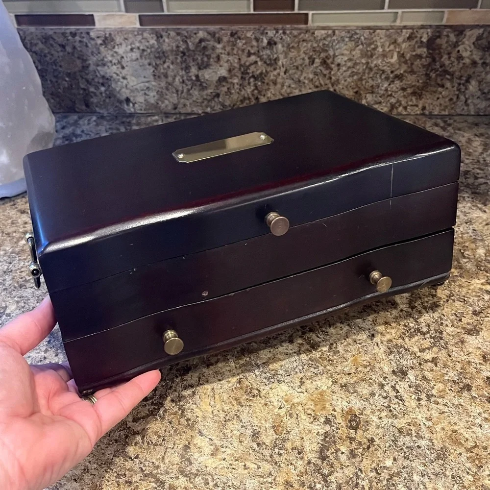 Vintage Reed & Barton Eureka Mfg Co. Brown wooden Jewelry Box with Velvet Lining